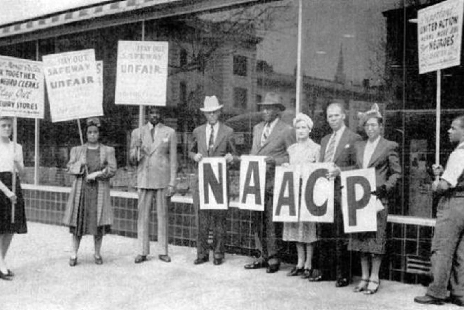Після бойкоту в 1941 році, мережа супермаркетів Safeway почала брати на роботу афроамериканців/ фото: Washington Area Spark