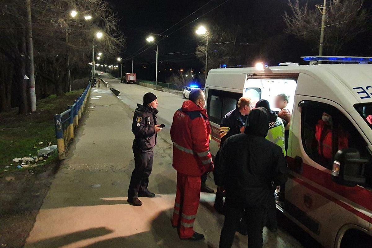 В Кривом Роге спасли девушку, что прыгнула с моста: видео