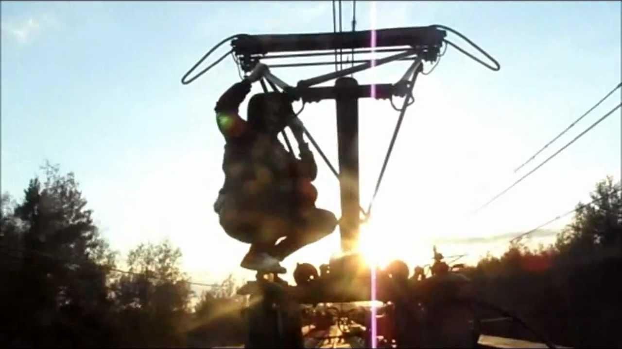 Получил сильные ожоги всего тела: в Одессе подросток делал селфи на крыше поезда Получил сильные ожоги всего тела: в Одессе подросток делал селфи на крыше поезда