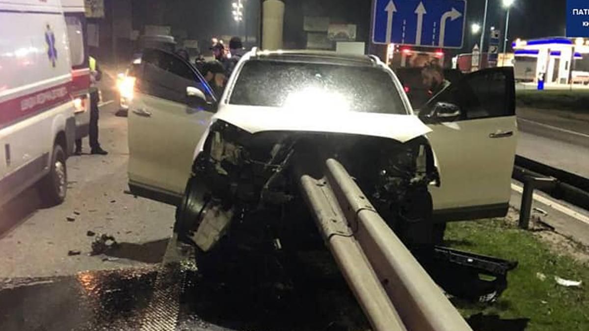 ДТП возле села Стоянка 08.04.2021: Kia Sorento влетела в отбойник ДТП возле села Стоянка 08.04.2021: Kia Sorento влетела в отбойник