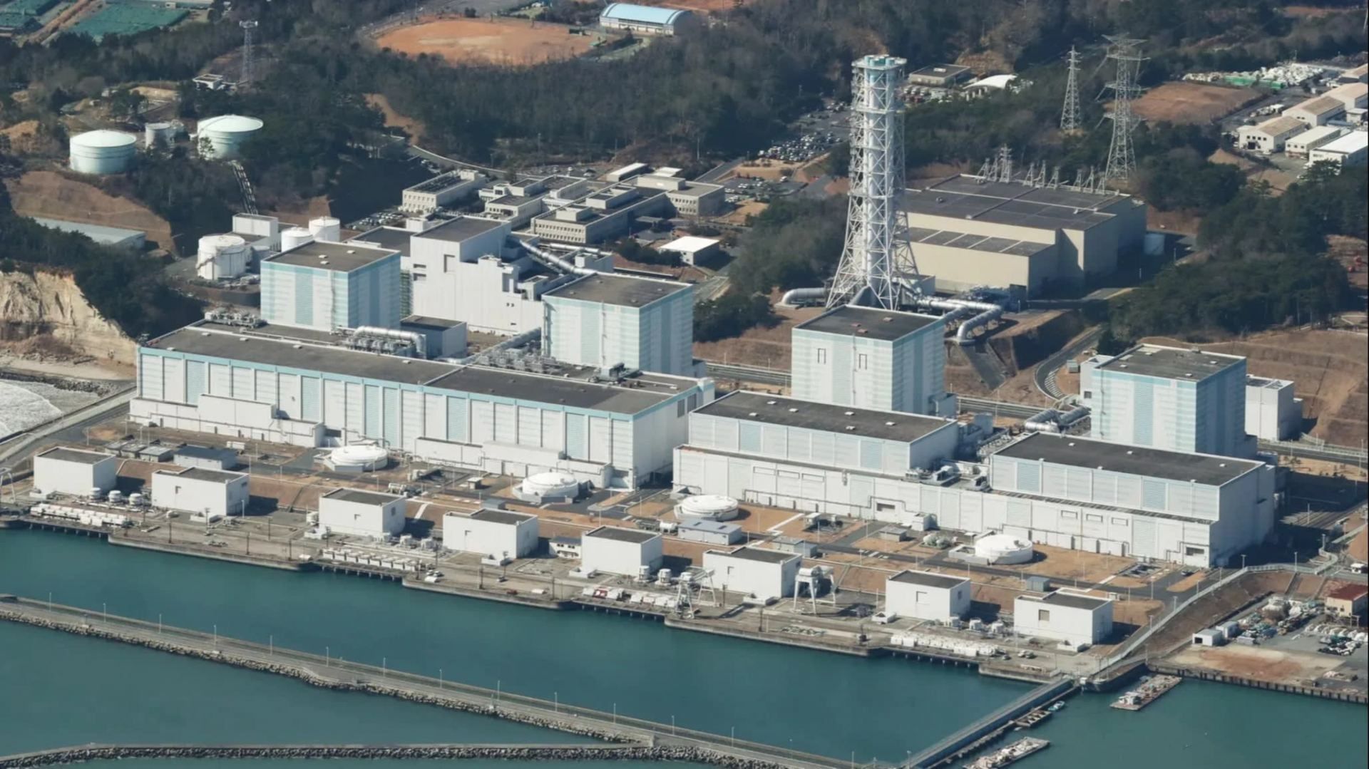 Влада Японії хоче спустити воду з Фукусіми в океан, активісти – проти