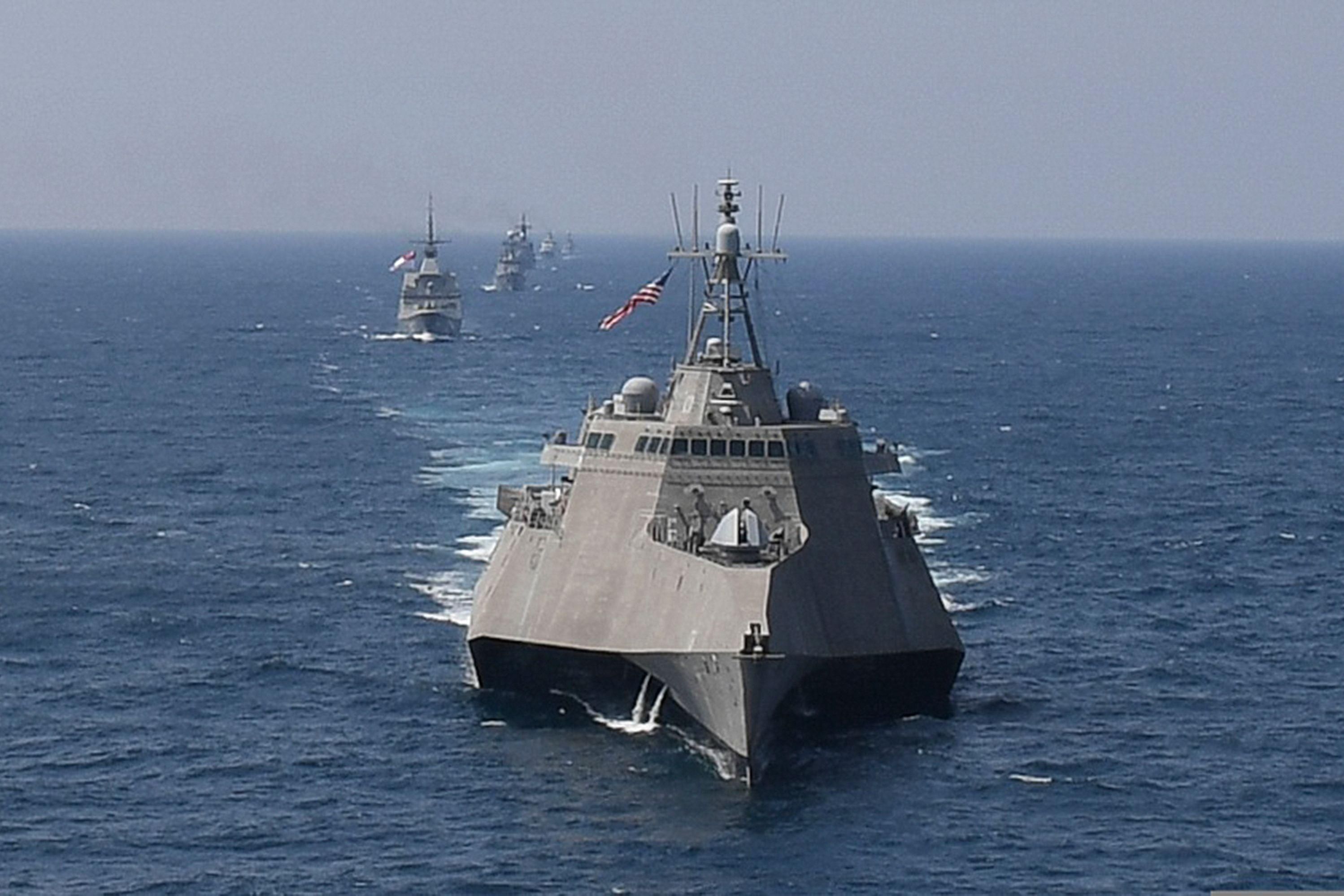 США направлять 2 кораблі у Чорне море через сили Росії біля України