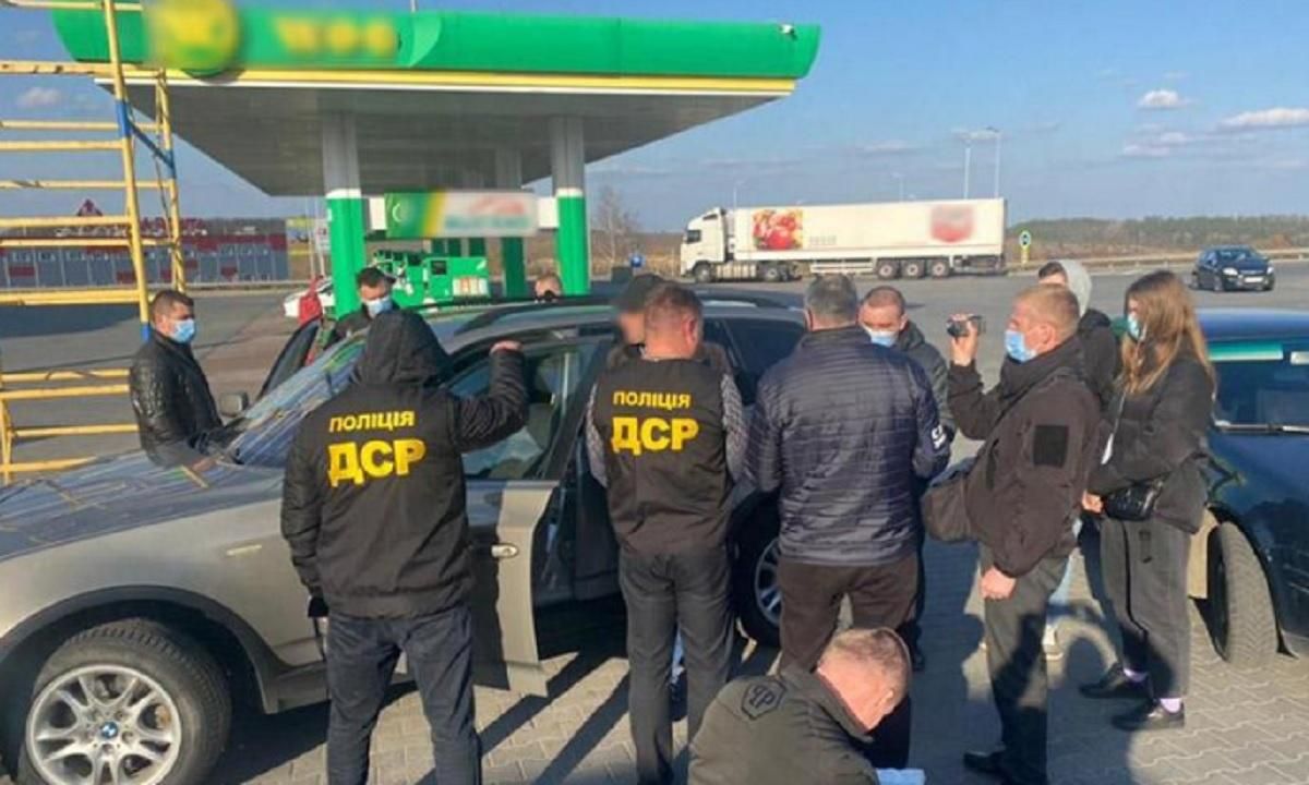 В Хмельницкой области полиция поймала на взятке главу ОТГ