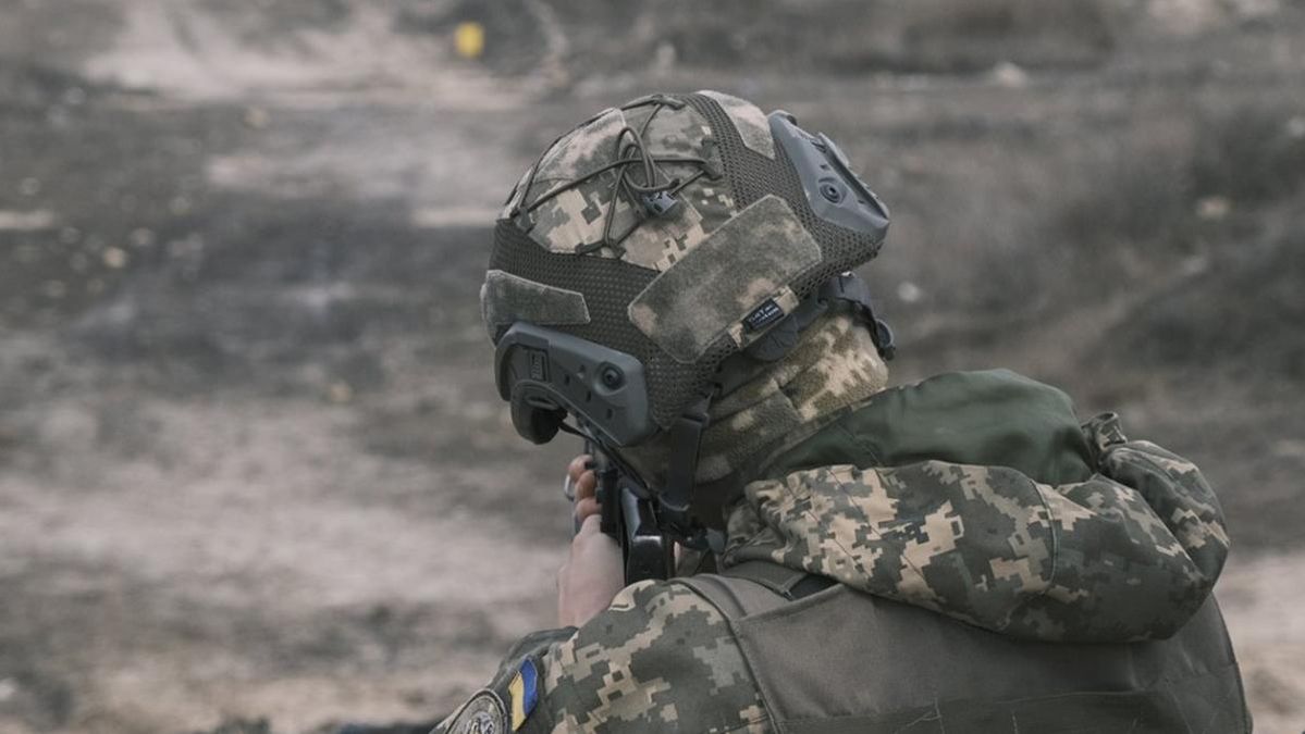 На Донбасі біля Майорського внаслідок обстрілу 10 квітня 2021 поранено українського військового На Донбасі біля Майорського внаслідок обстрілу 10 квітня 2021 поранено українського військового