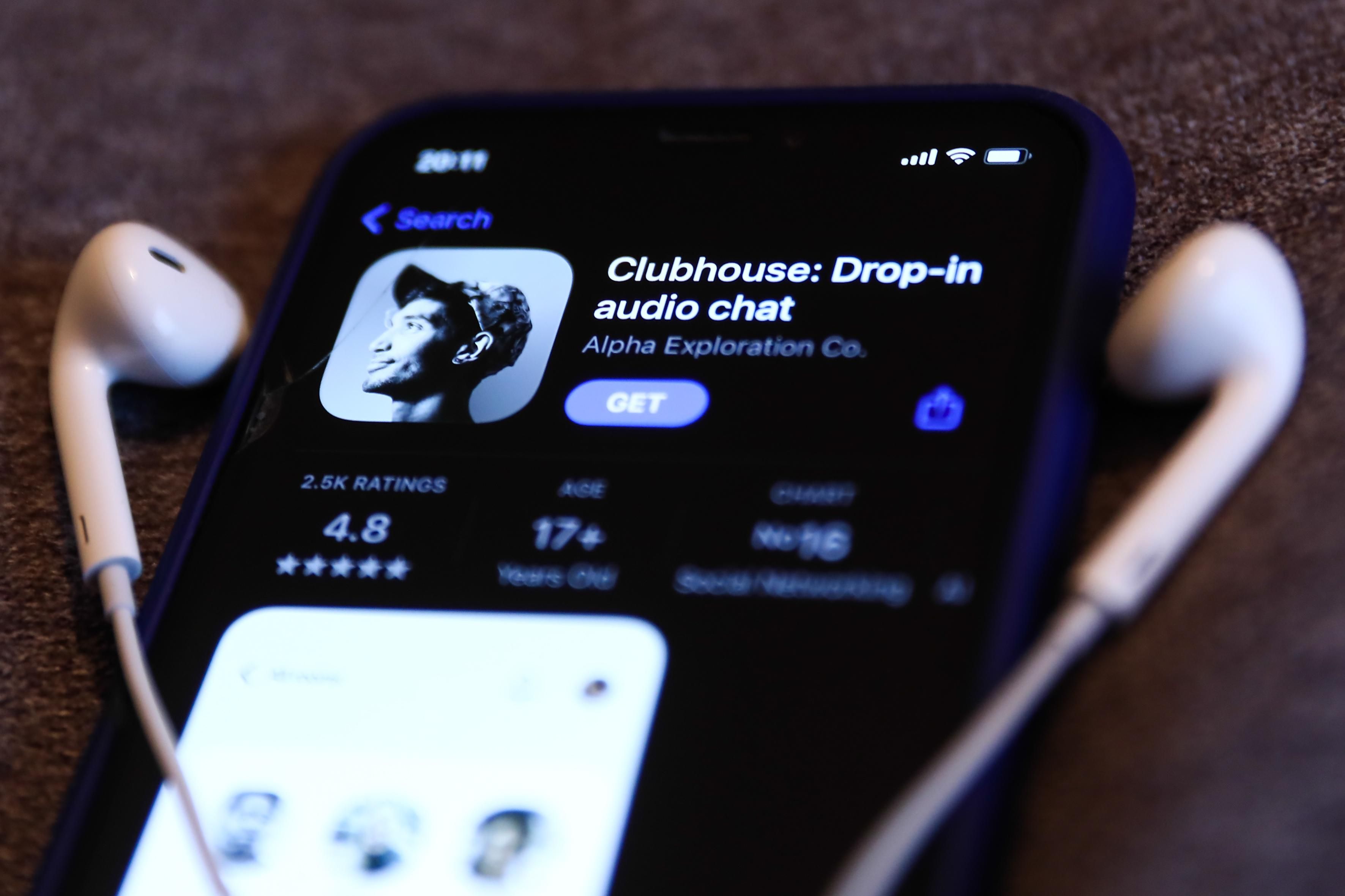 Хакери злили у мережі дані понад мільйона користувачів Clubhouse Хакери злили у мережі дані понад мільйона користувачів Clubhouse