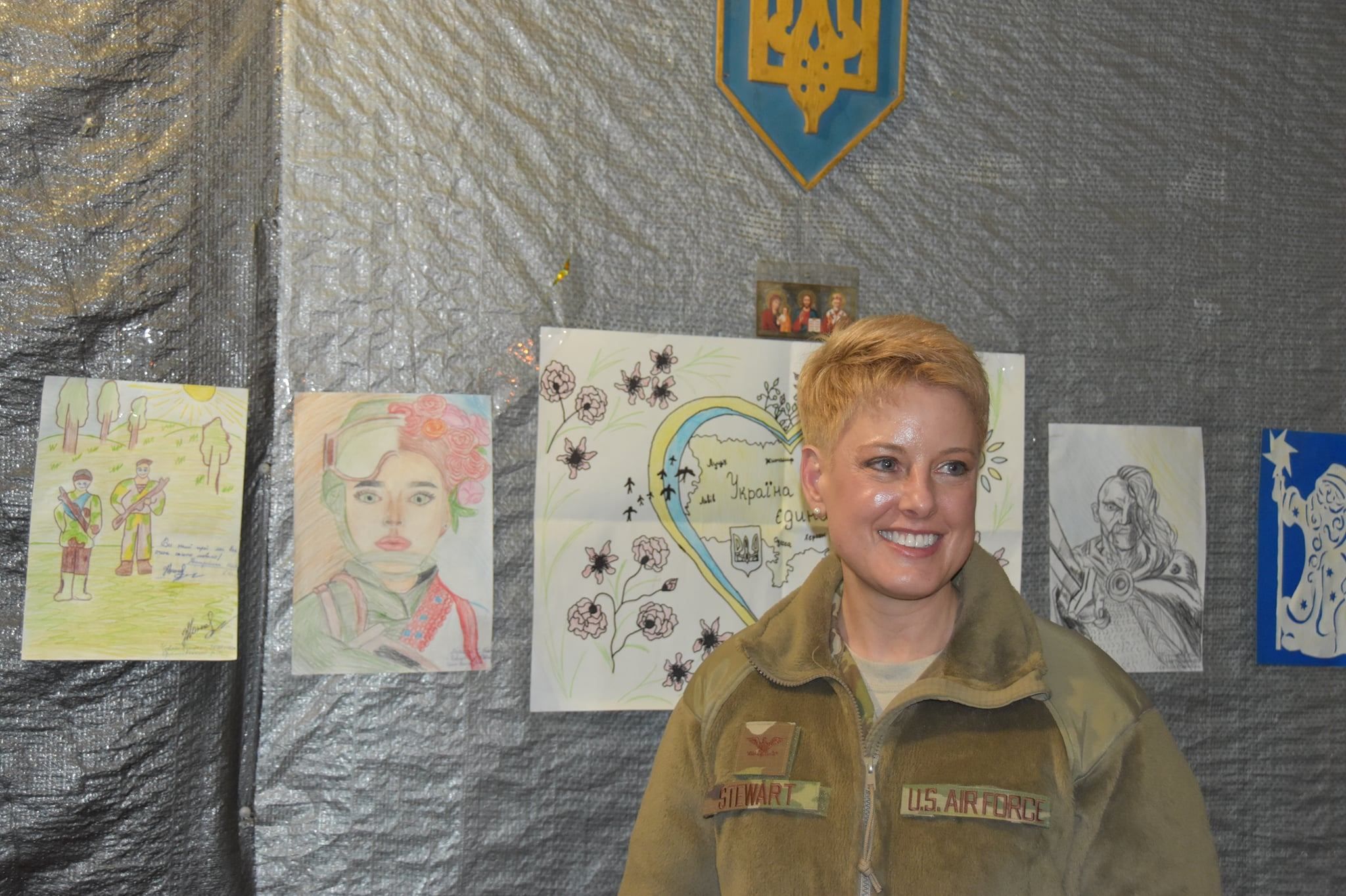 В России истерика из-за шеврон военного атташе посольства США В России истерика из-за шеврон военного атташе посольства США