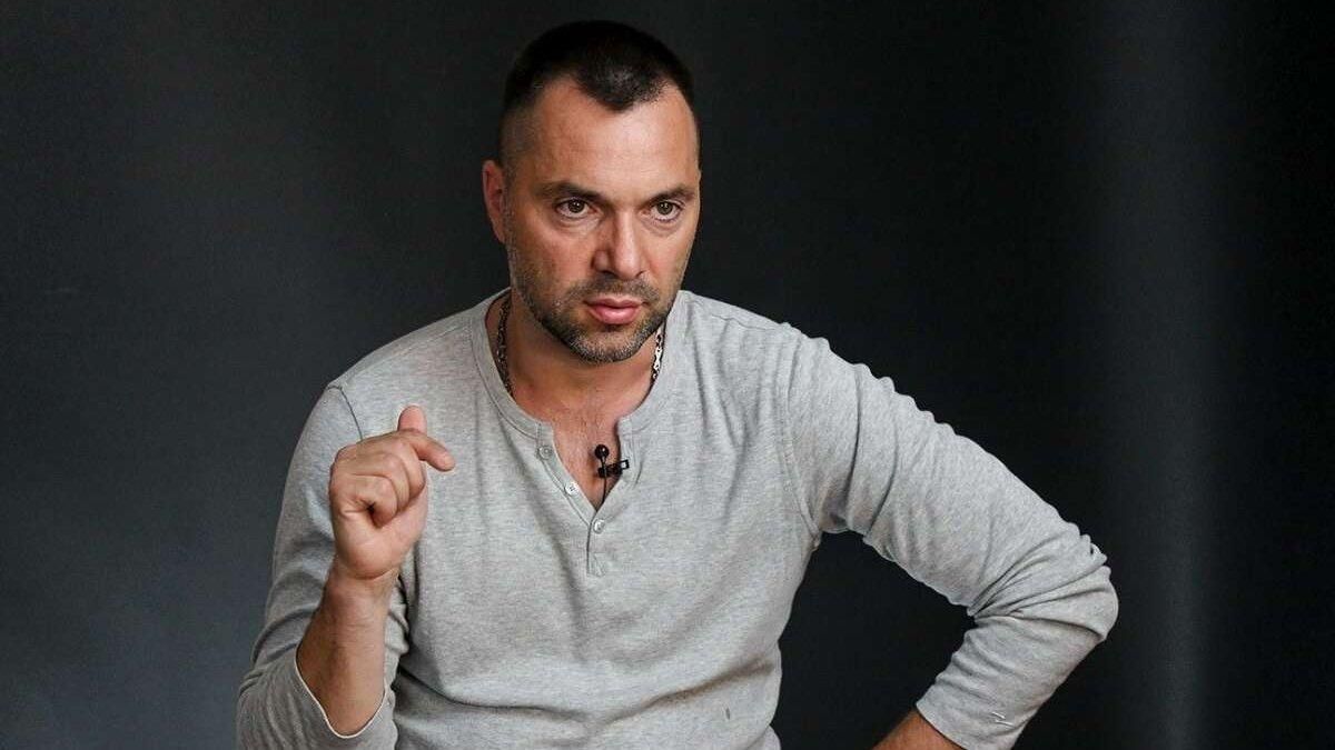 Куди можна перенести перемовини ТКГ: Арестович назвав перелік країн Куди можна перенести перемовини ТКГ: Арестович назвав перелік країн