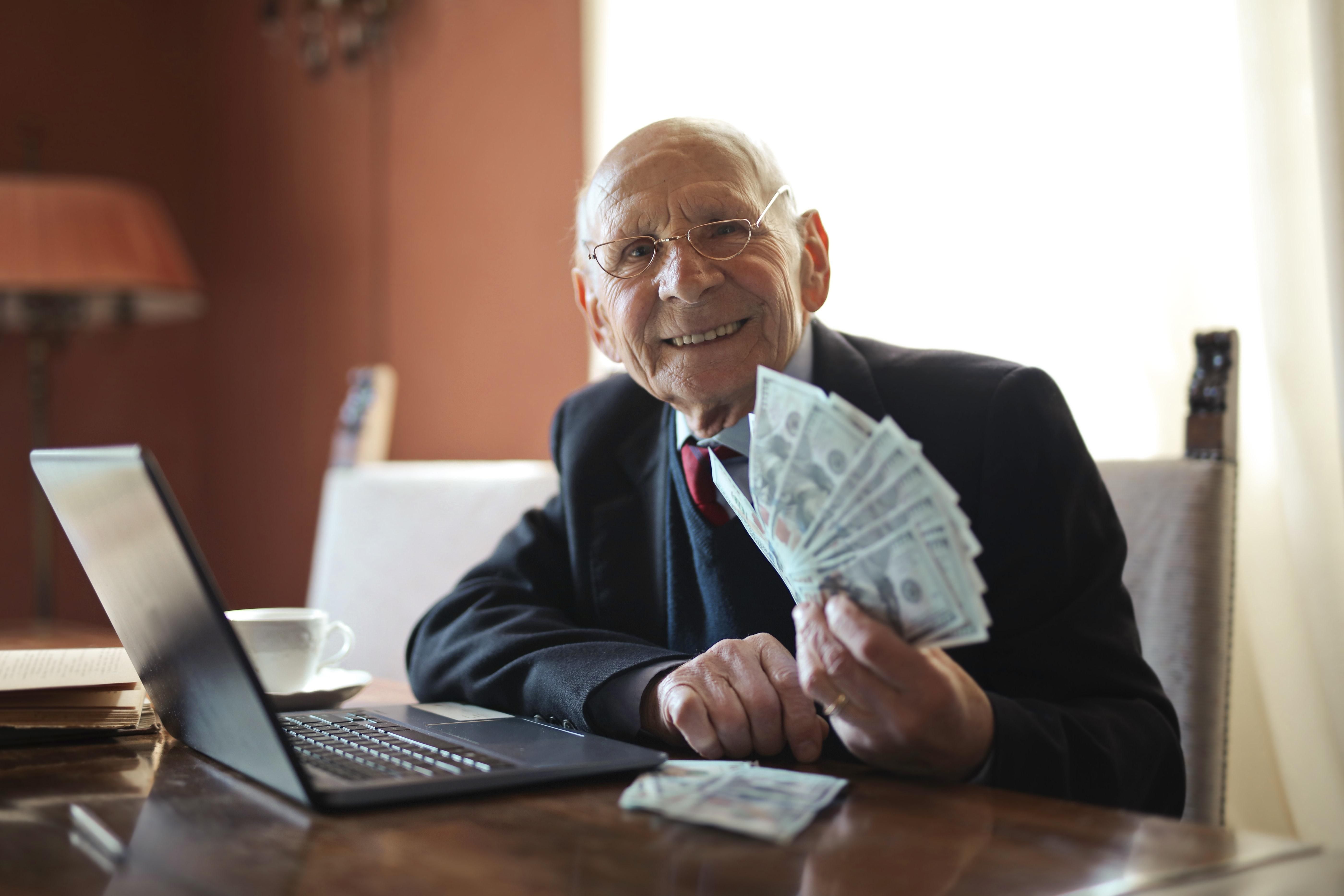 Мінсоцполітики прогнозує пенсії по 7 тисяч гривень