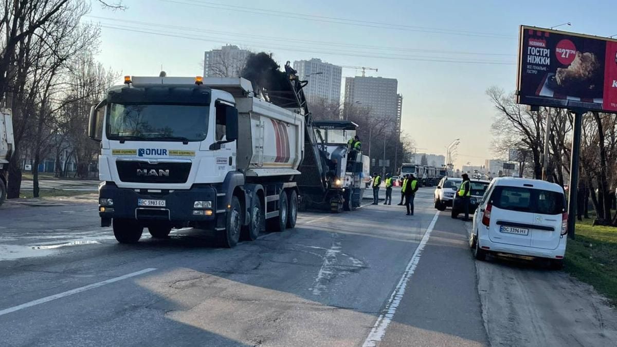 В Киеве начали ремонт Окружной дороги