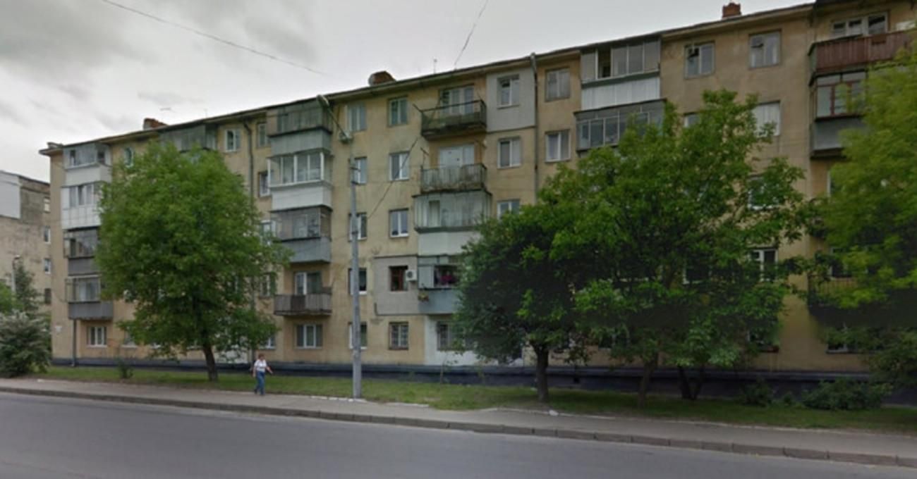 Дивом вижив: у Львові 33-річний чоловік випав з вікна 5 поверху 