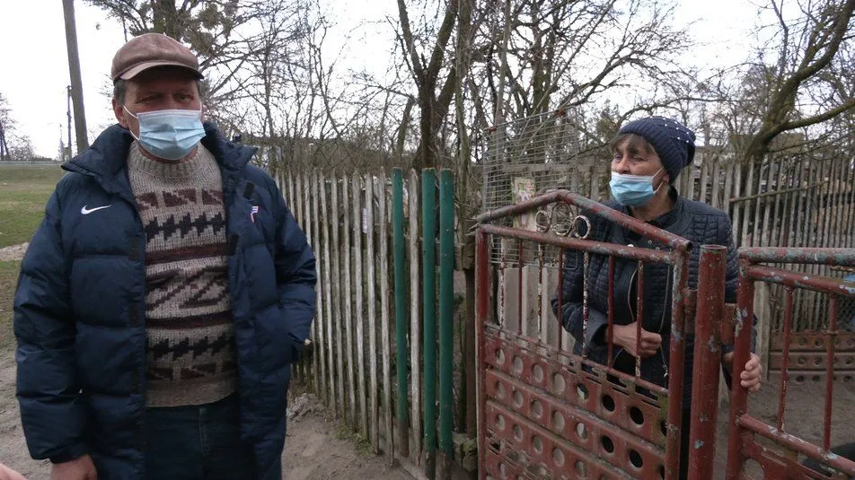 Світлана та Степан жаліють безпритульних тварин Світлана та Степан жаліють безпритульних тварин