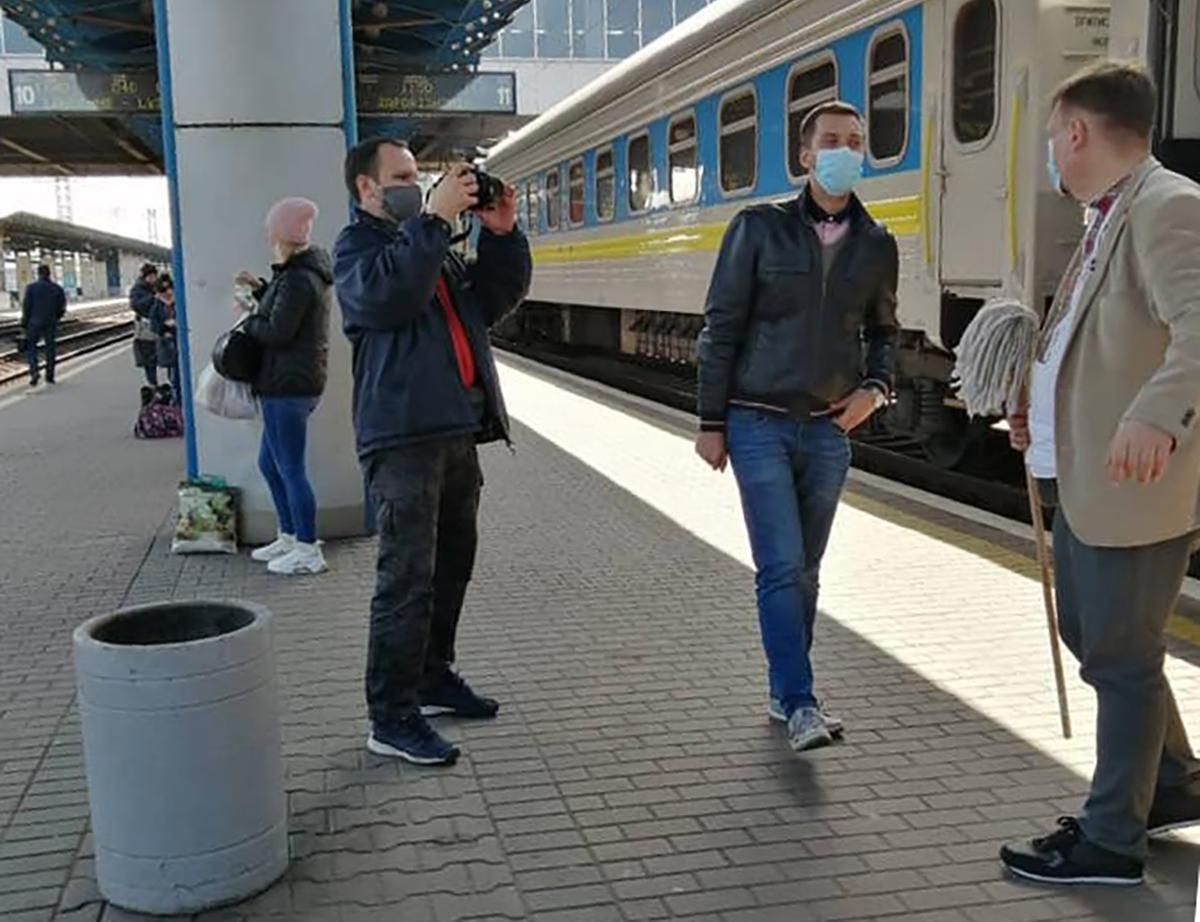 Криклій назвав історію данця з миттям вікна в Укрзалізниці хайпом Криклій назвав історію данця з миттям вікна в Укрзалізниці хайпом