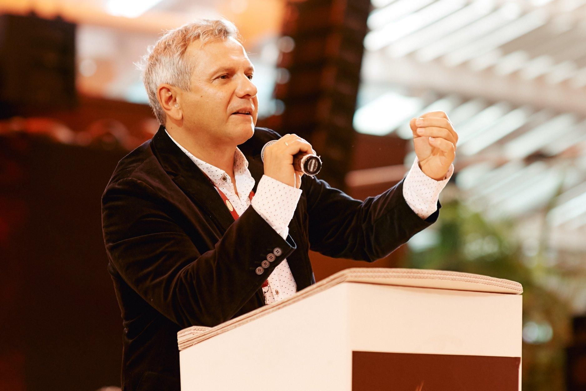 Олег Устенко назвав умови та ймовірну дату отримання траншу від МВФ Олег Устенко назвав умови та ймовірну дату отримання траншу від МВФ