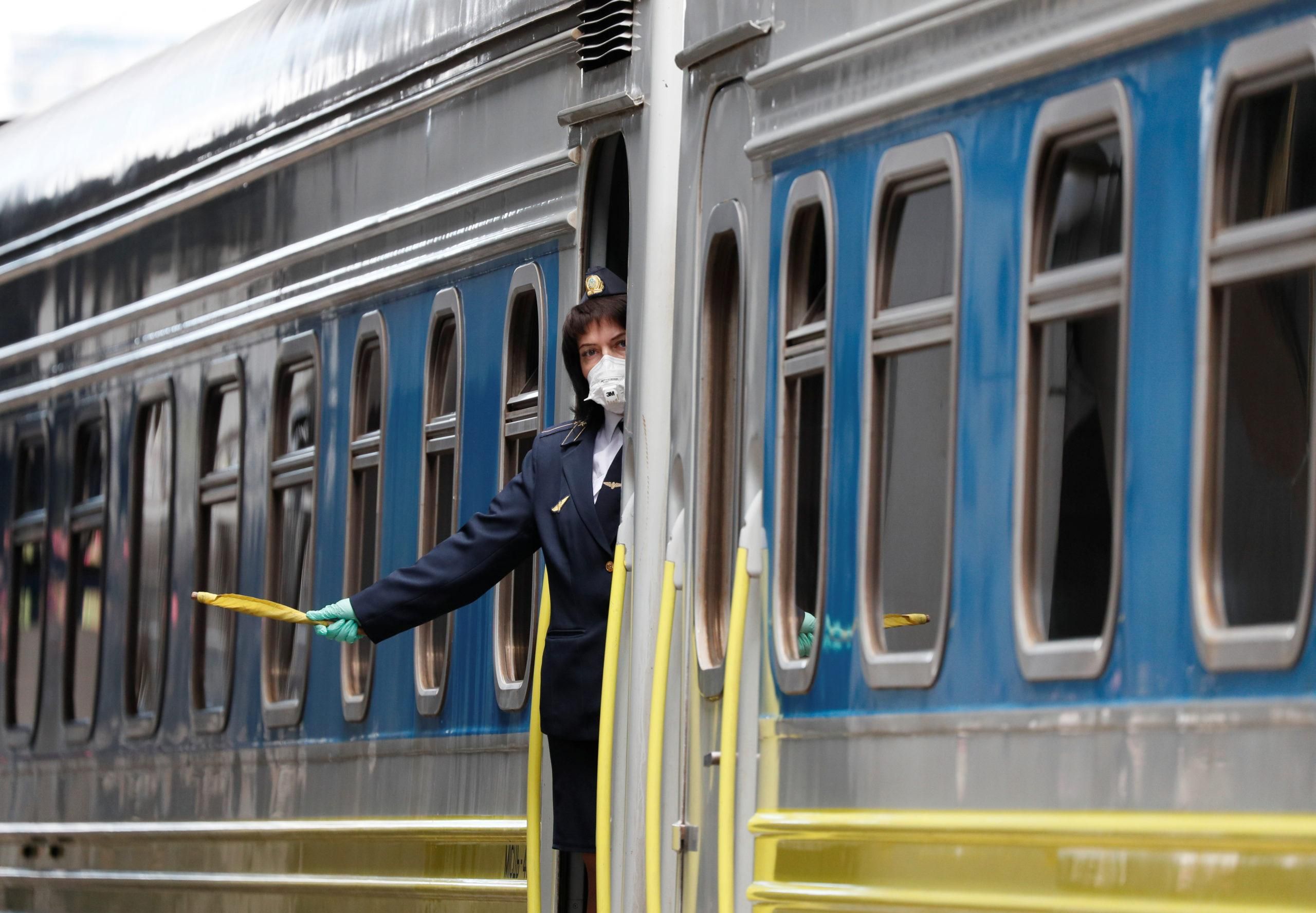 Укрзалізниця скасувала потяги через карантин: які рейси скасовані