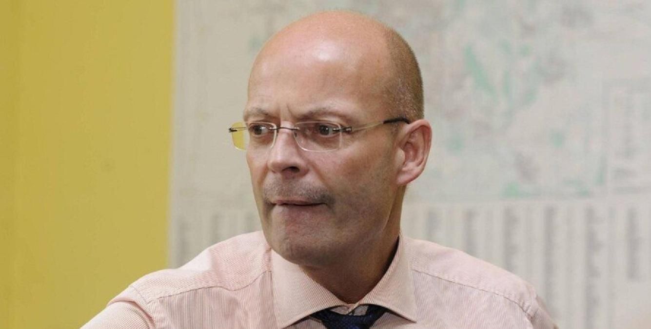 У Німеччині мера міста відсторонили від посади за вакцинацію без черги У Німеччині мера міста відсторонили від посади за вакцинацію без черги