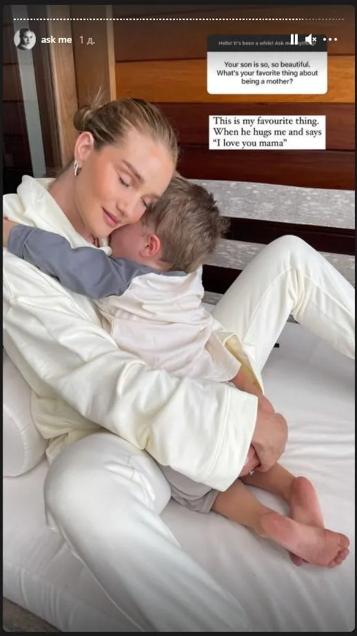 Розі Гантінгтон-Вайтлі і син Розі Гантінгтон-Вайтлі і син