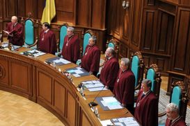 Суд відмовився карати двох суддів КСУ за конфлікт інтересів