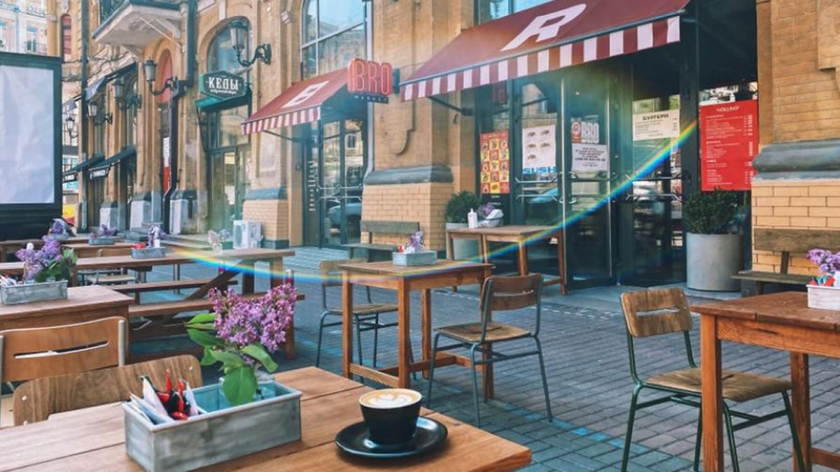 У Києві ресторанам та кафе дозволили облаштувати літні майданчики
