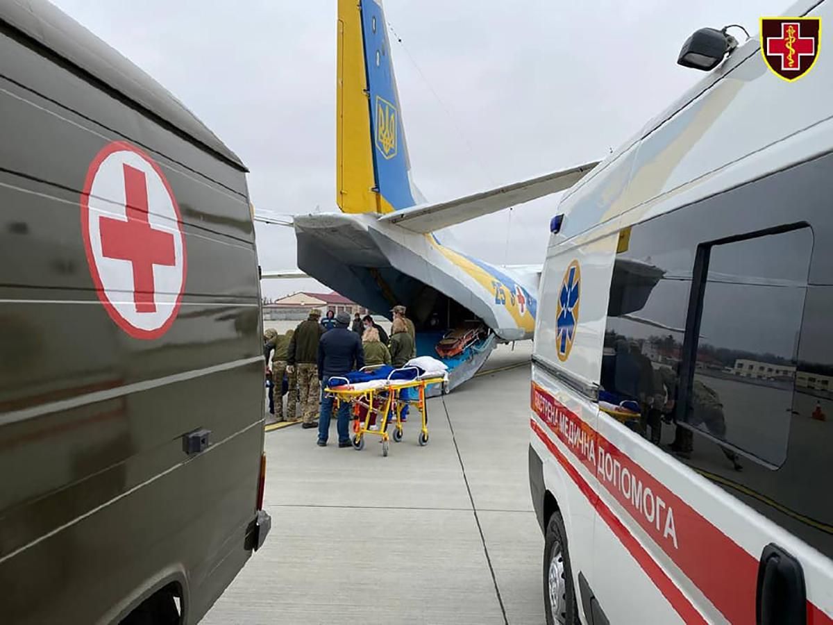 Раненых на востоке Украины военных эвакуировали из Харькова во Львов
