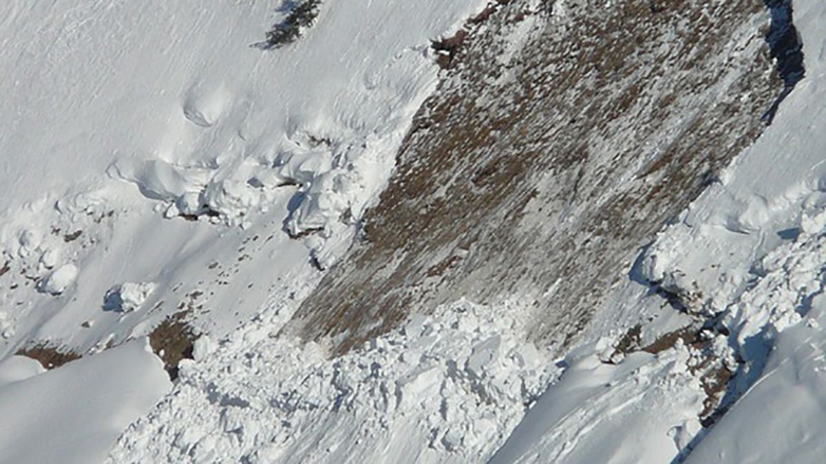 Среди весны в Карпатах существует угроза схода лавин