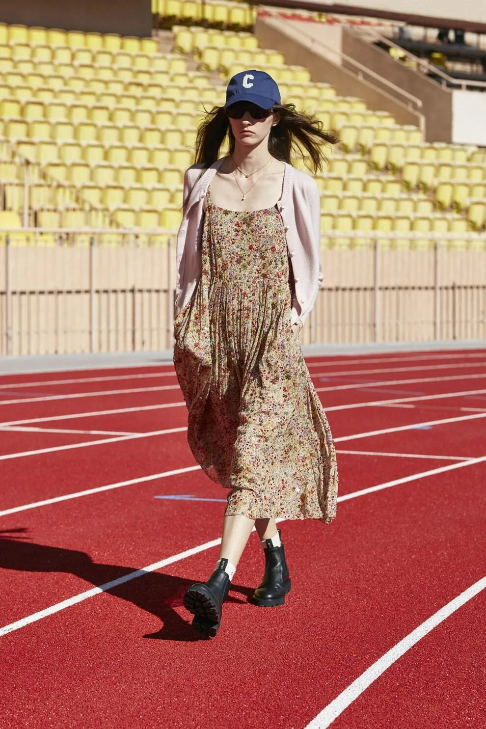 Трендові квіткові сукні цього сезону Трендові квіткові сукні цього сезону