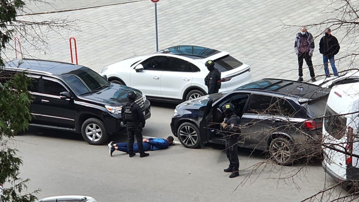 У Харкові затримали банду вимагачів: вимагали 700 тисяч У Харкові затримали банду вимагачів: вимагали 700 тисяч