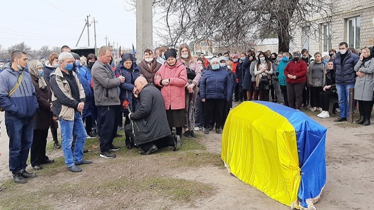 На Харківщині попрощались із загиблим бійцем Андрієм Тепериком