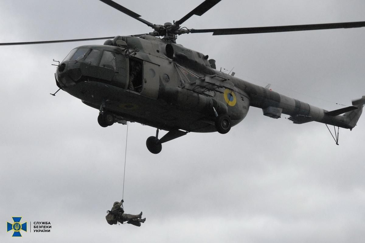 СБУ проводить масштабні антитерористичні навчання на Херсонщині СБУ проводить масштабні антитерористичні навчання на Херсонщині