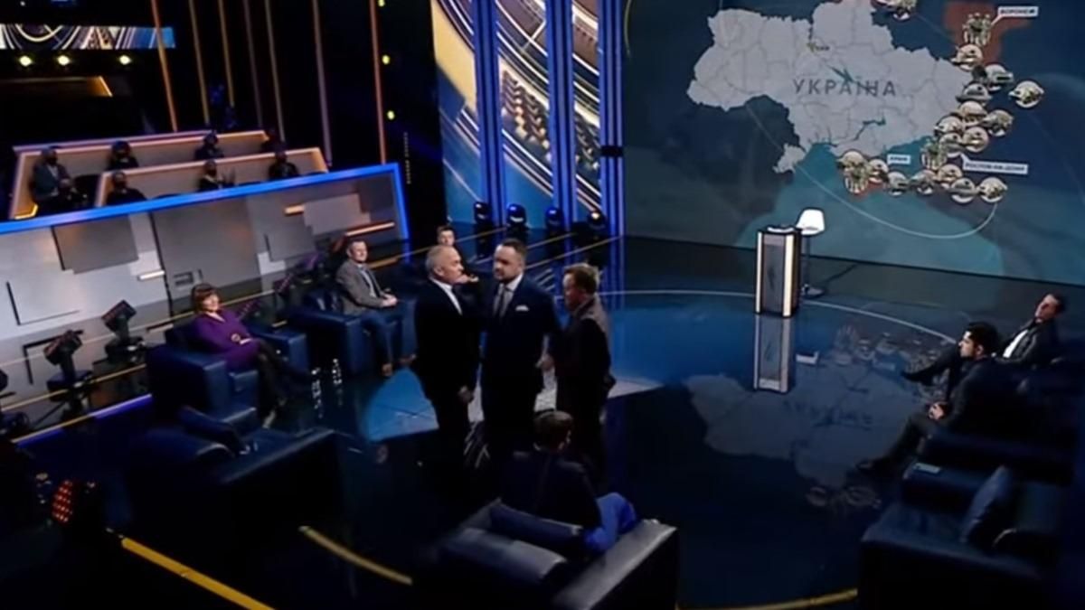 Едва не дошло до драки: Шуфрич и Камельчук поспорили в эфире Едва не дошло до драки: Шуфрич и Камельчук поспорили в эфире