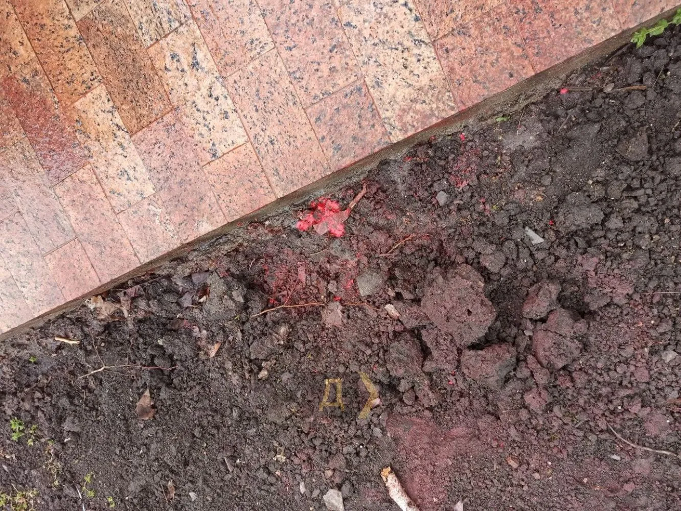 Пам'ятник Облили фарбою АТО Кримінал Одеса ОДА Пам'ятник Облили фарбою АТО Кримінал Одеса ОДА