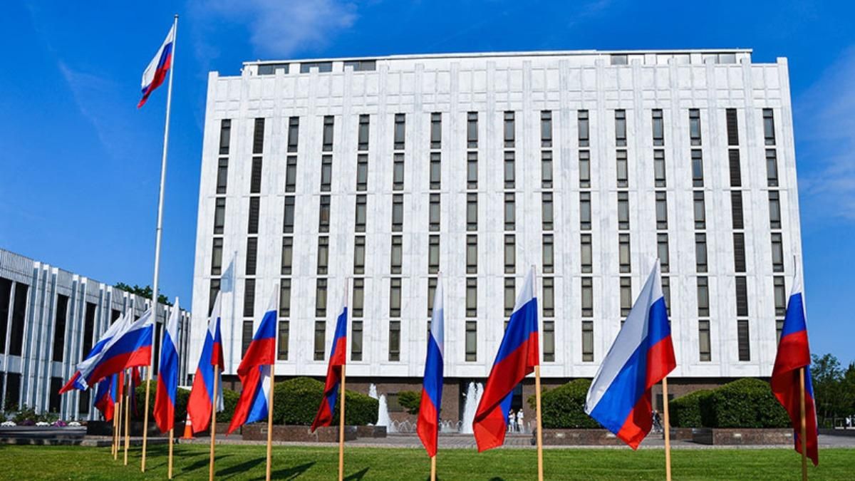 США висилають 10 російських дипломатів з Вашингтону