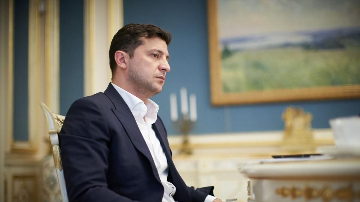 Там 300 тисяч людей з російськими паспортами, – Зеленський про Донбас Там 300 тисяч людей з російськими паспортами, – Зеленський про Донбас