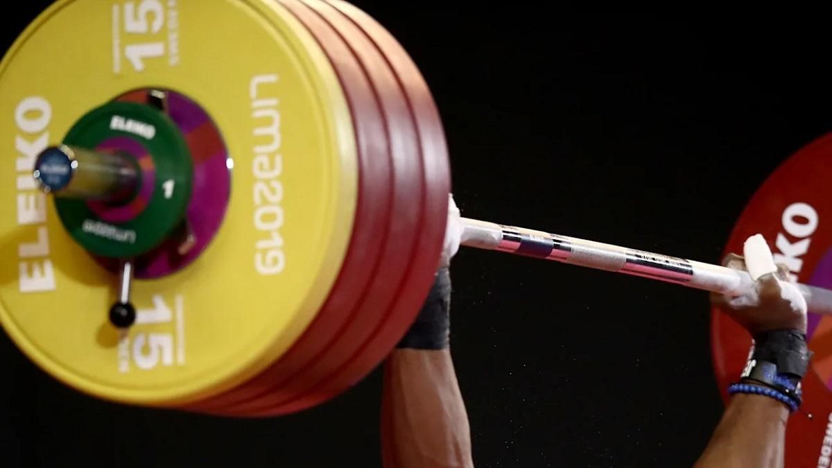 За перемогу в Чемпіонаті Європи збірна України з важкої атлетики отримала призи від "Епіцентру" За перемогу в Чемпіонаті Європи збірна України з важкої атлетики отримала призи від "Епіцентру"