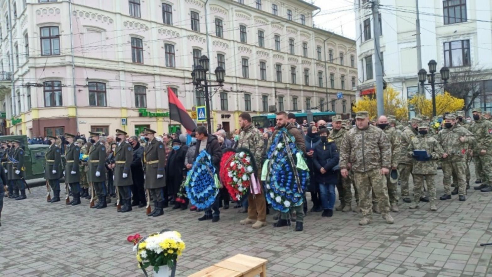 В Черновцах прощаются с военным Алексеем Мамчием: фото