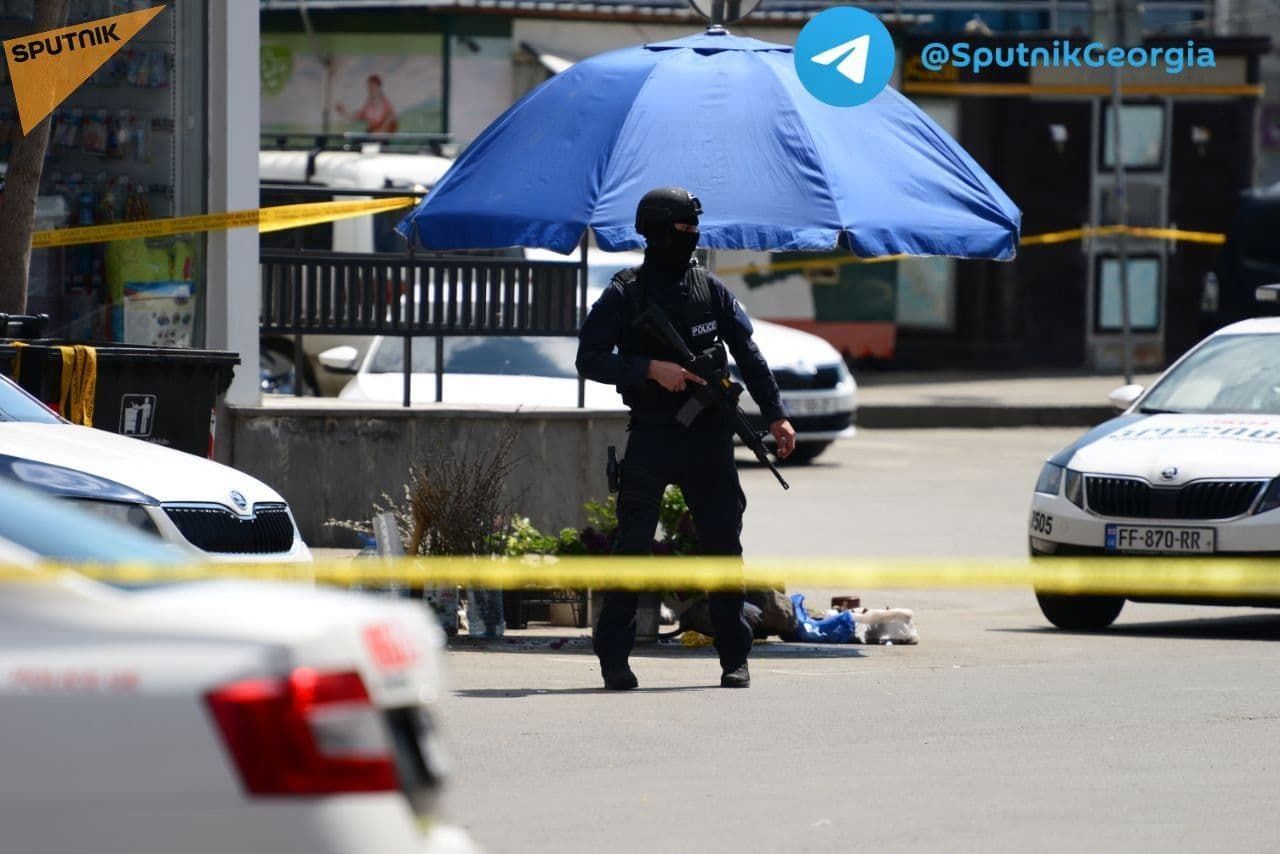 Поліція затримала чоловіка, що захопив заручників у банку у Грузії