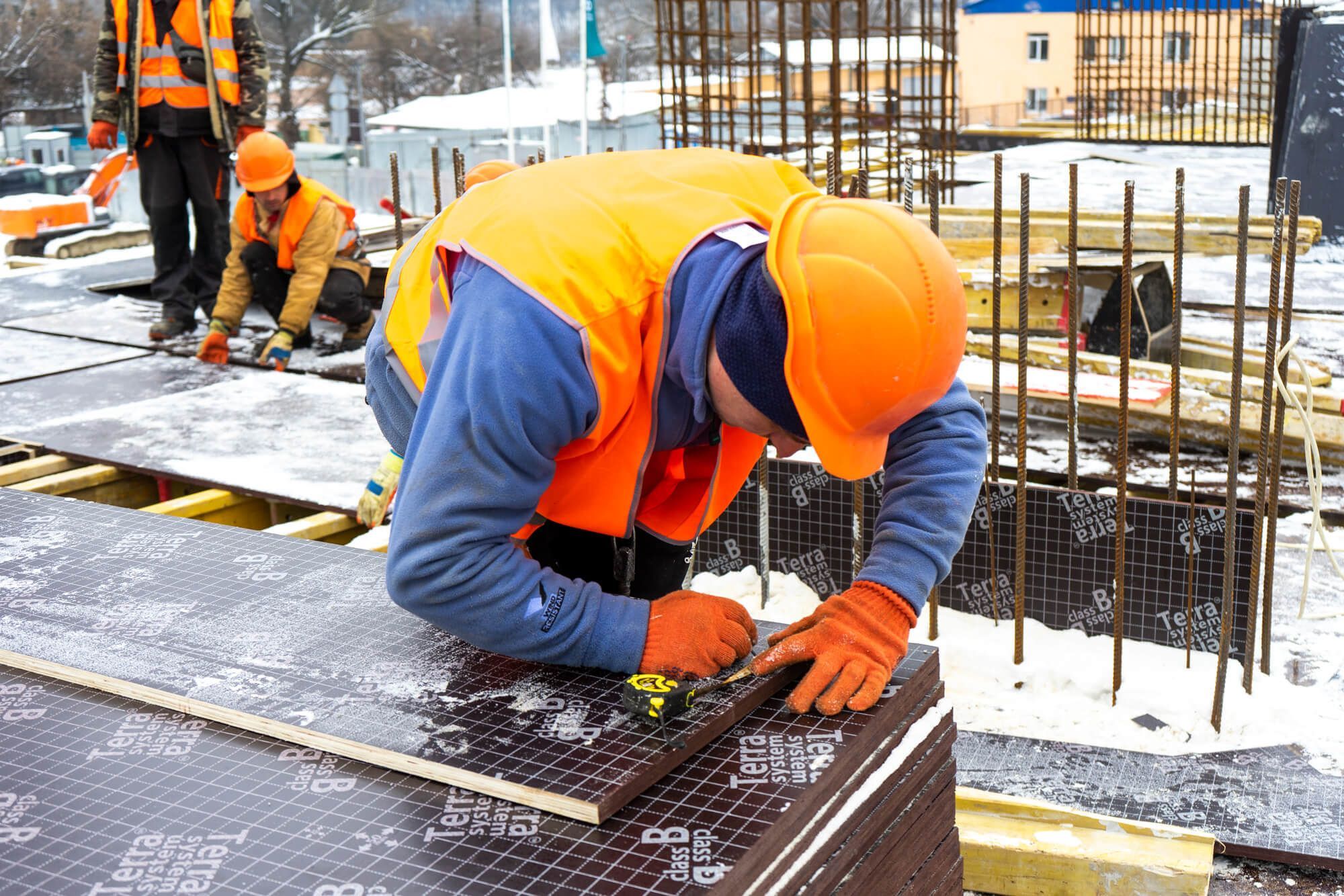 Росія погрожує вислати понад 150 тисяч українців Росія погрожує вислати понад 150 тисяч українців