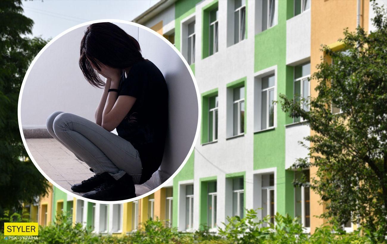 Заставила раздеться до белья: учительница издевалась над девушками Заставила раздеться до белья: учительница издевалась над девушками