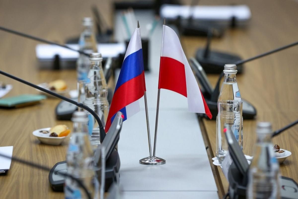 Москва вышлет польских дипломатов в ответ Варшаве Москва вышлет польских дипломатов в ответ Варшаве