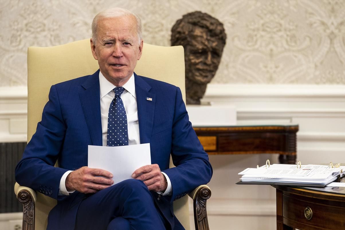 Байден подписал указ о визах для беженцев Байден подписал указ о визах для беженцев