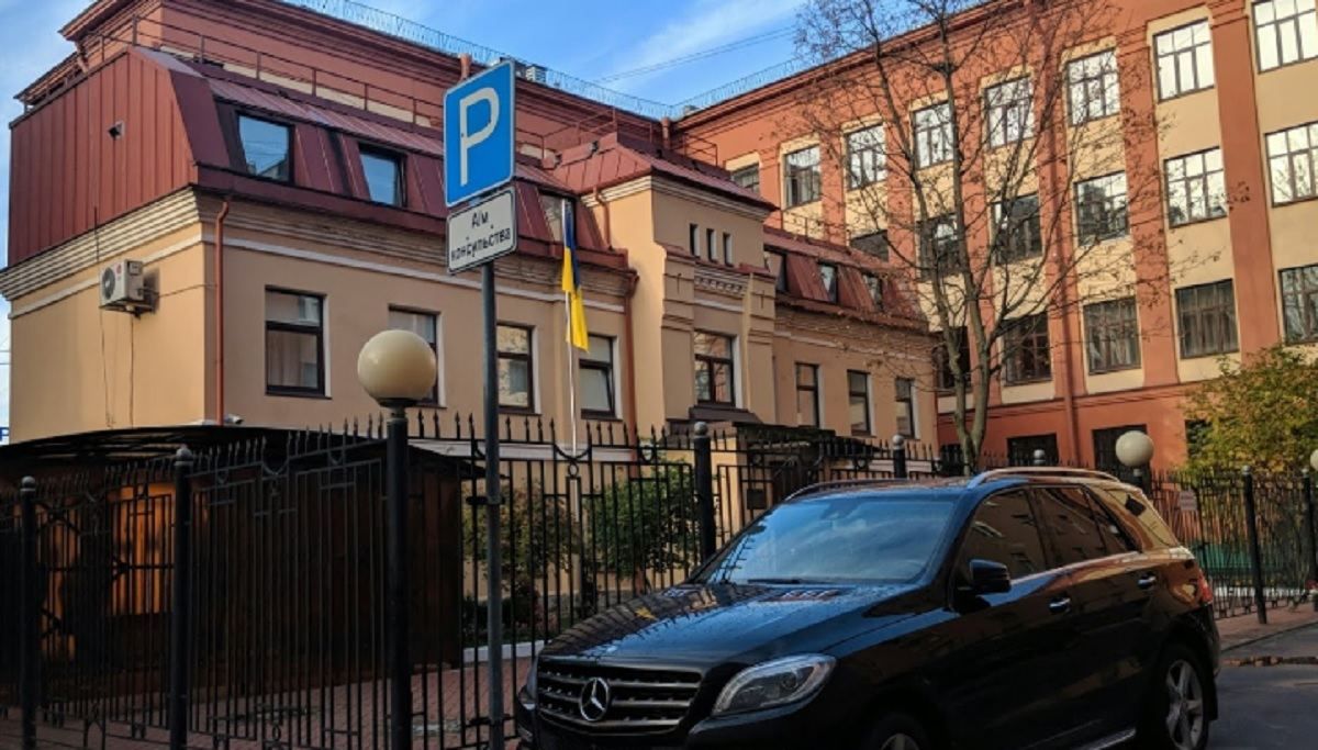 Задержание консула в Санкт-Петербурге: МИД обещает отреагировать