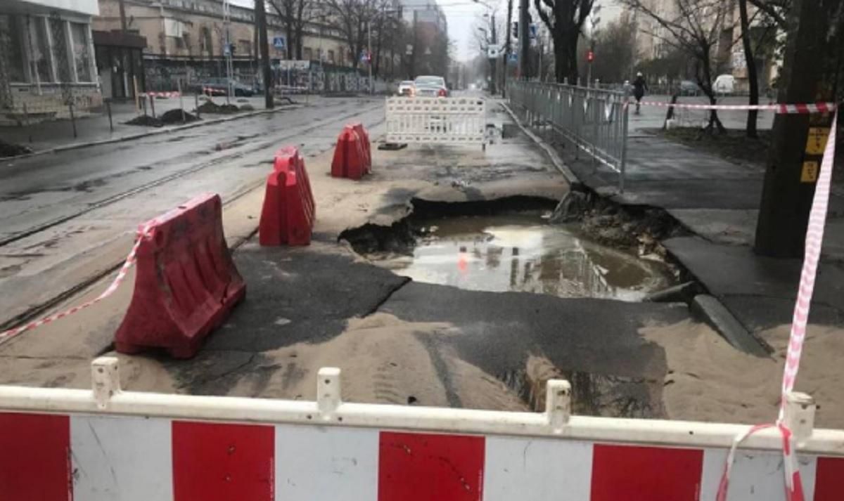 В Киеве произошла авария на сетях водоснабжения 17.04.2021