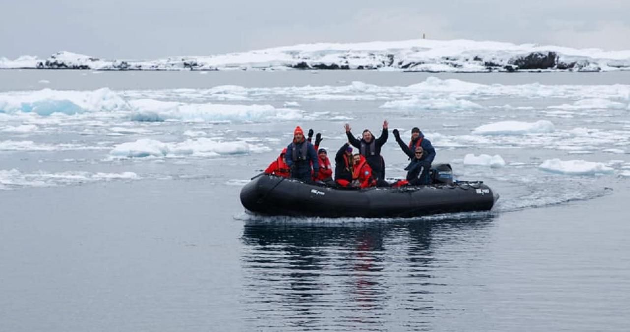 На Академик Вернадский прибыла 26 украинская экспедиция: фото На Академик Вернадский прибыла 26 украинская экспедиция: фото