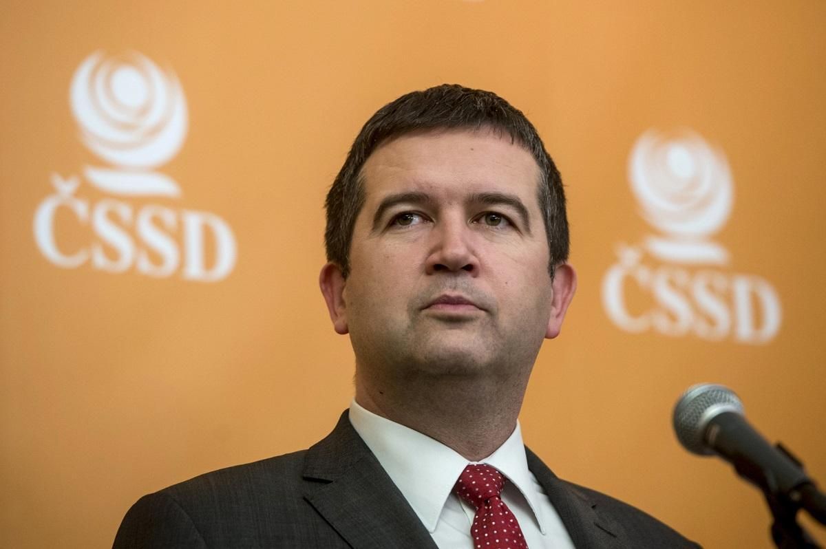 Вицепремьер Чехии Ян Гамачек передумал ехать в Москву Вицепремьер Чехии Ян Гамачек передумал ехать в Москву