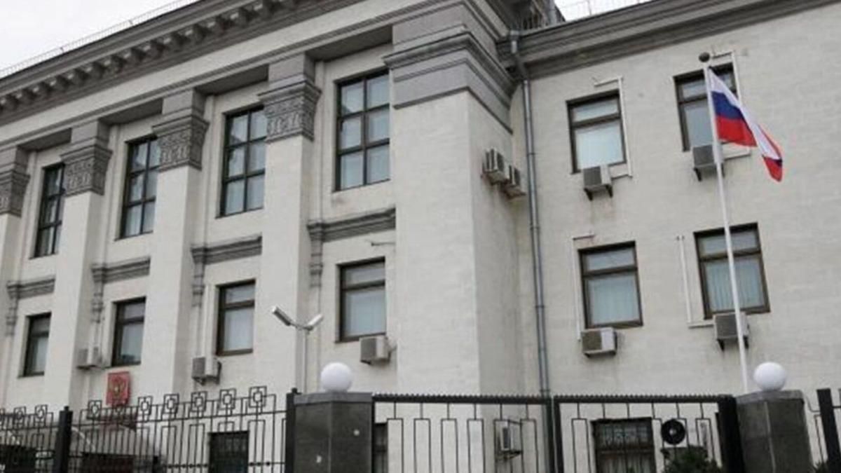 Україна висилає старшого дипломата Росії Україна висилає старшого дипломата Росії