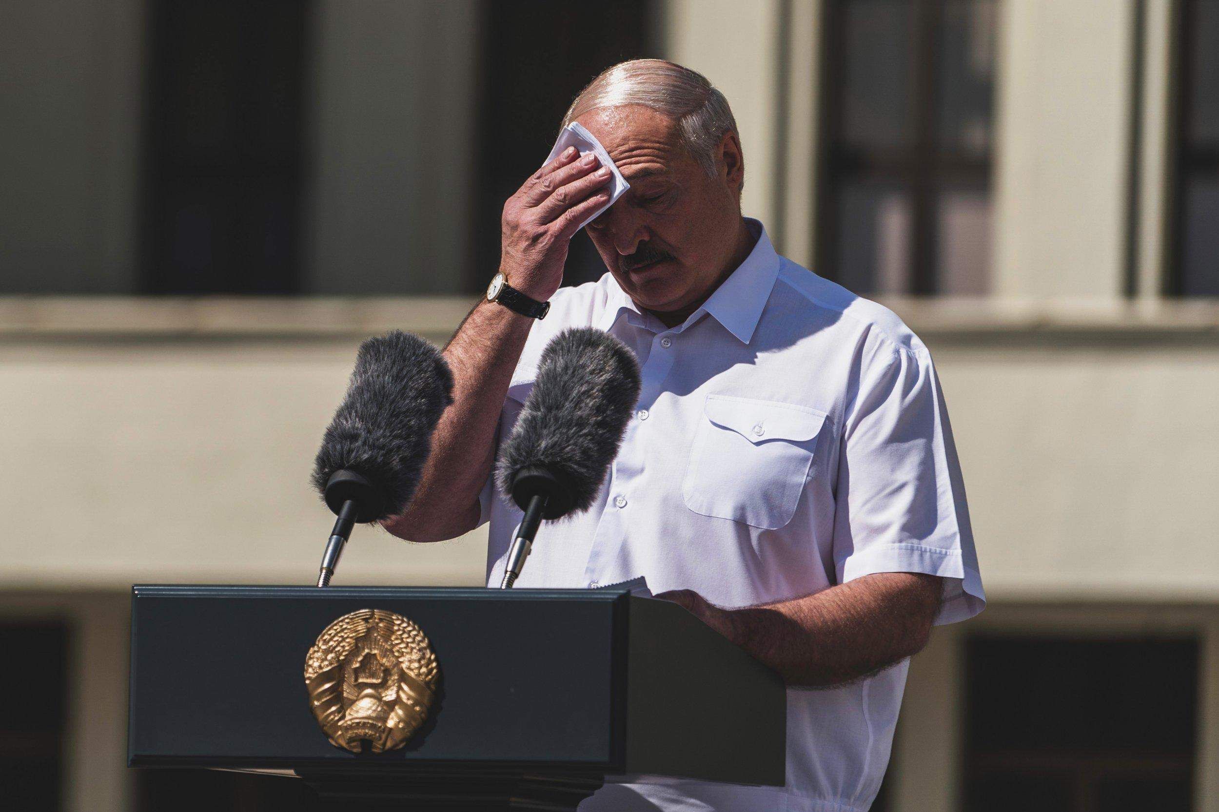 Лукашенко обвиняет США в подготовке покушения на него Лукашенко обвиняет США в подготовке покушения на него