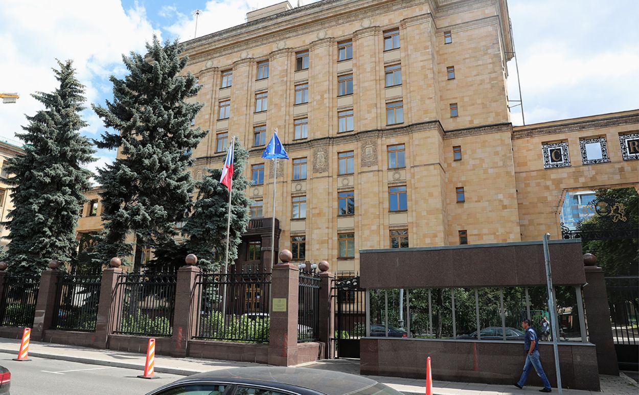 Росія натякнула на закриття посольства Чехії у Москві