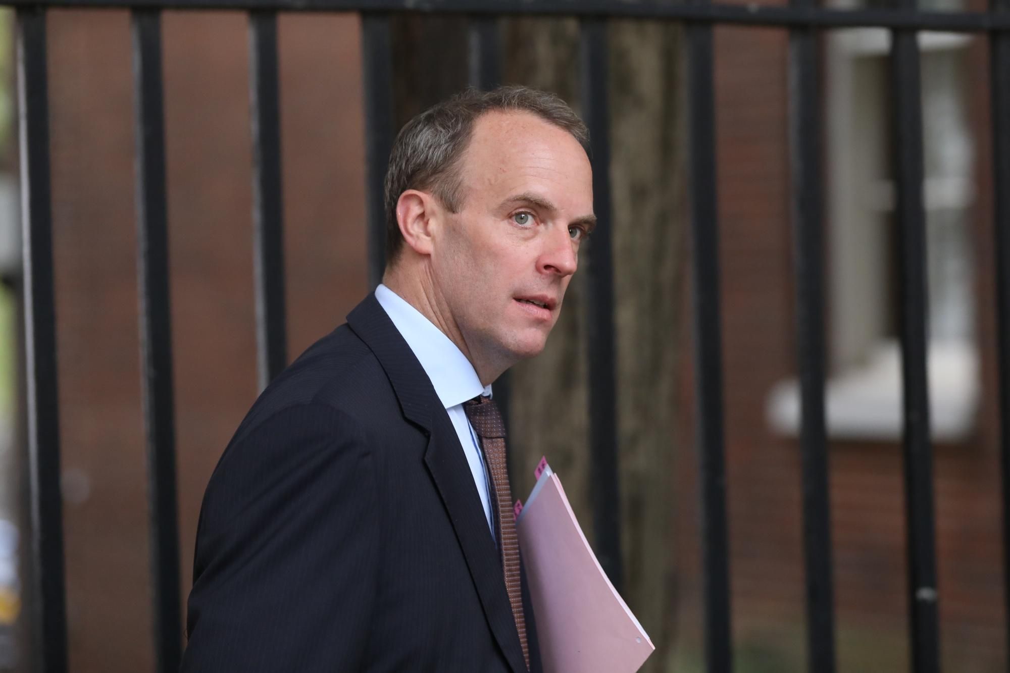 Британія підтримує Чехію у рішенні вислати російських дипломатів Британія підтримує Чехію у рішенні вислати російських дипломатів