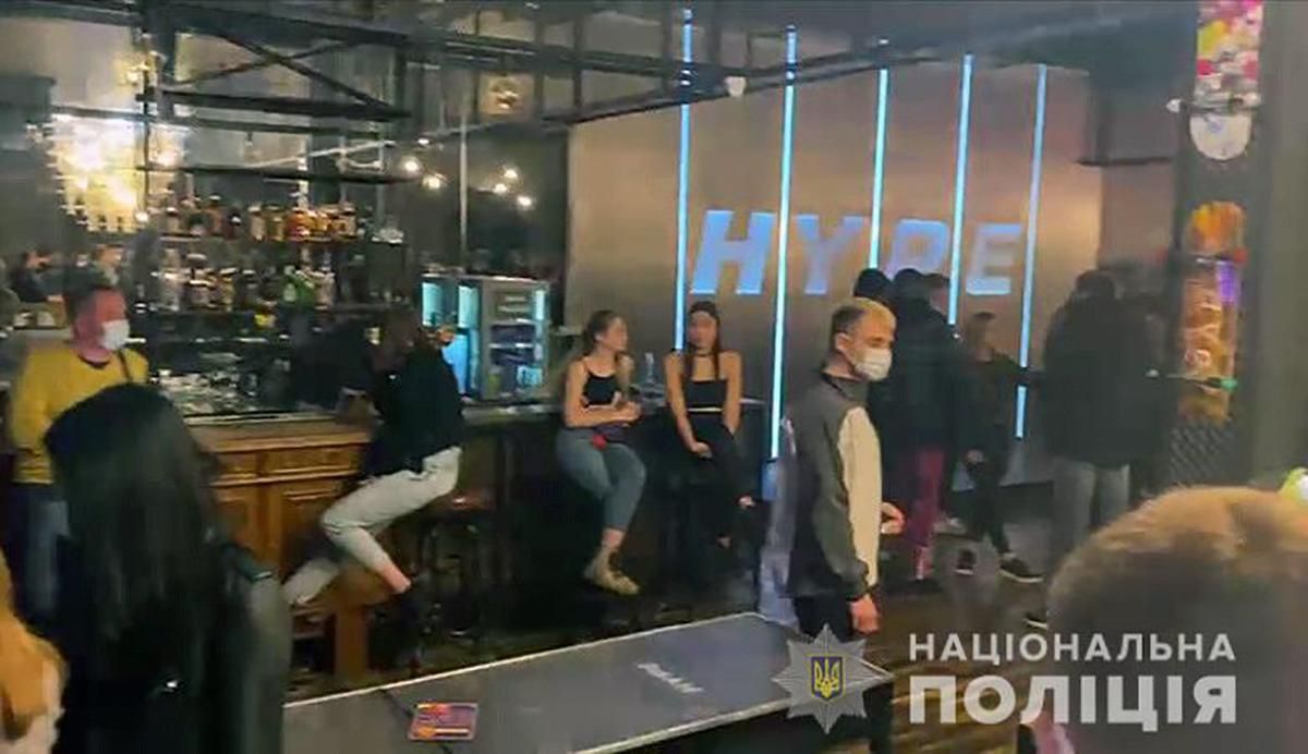 Поліція накрила ресторани Києва, які працюють під час локдауну