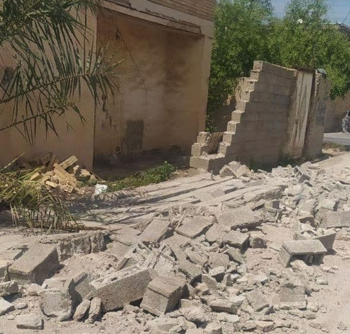 Іран потрусило від потужного землетрусу, є постраждалі: фото, відео