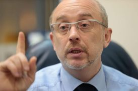 Представники Росії сидять перелякані, – Резніков про переговори щодо Донбасу